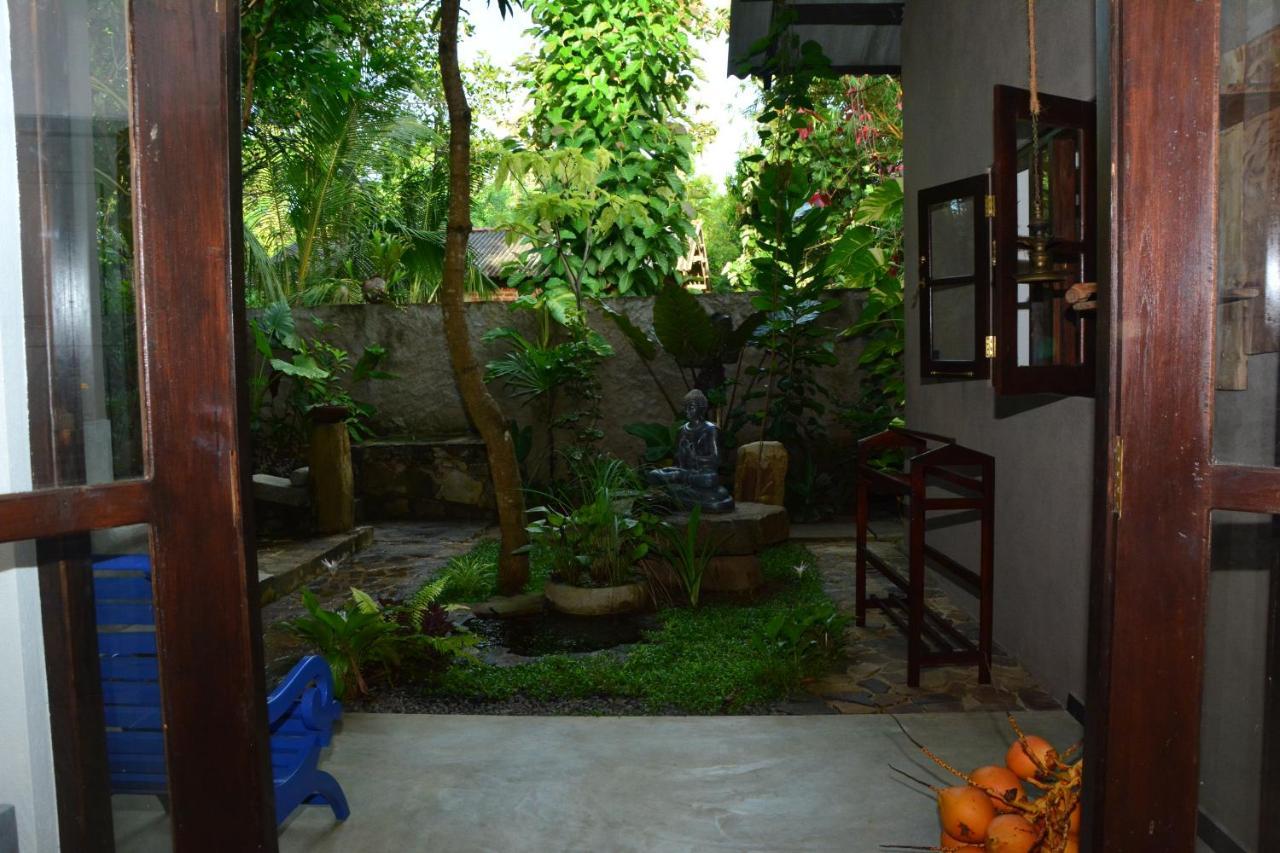 View Guesthouse & Bistro At Goyambokka Tangalle Buitenkant foto